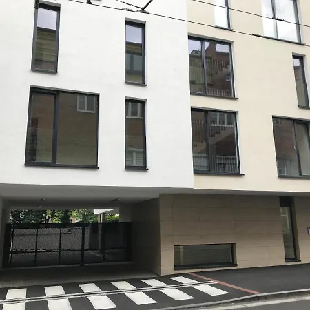 Leo Free Parking - Augusta