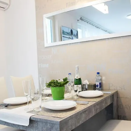 Leo Free Parking - Augusta *