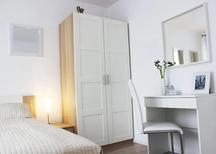 Leo Free Parking - Augusta *