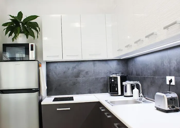 Leo Free Parking - Augusta