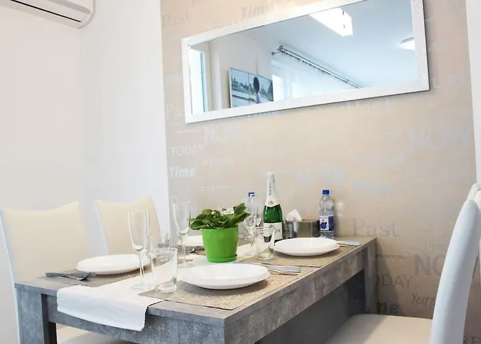 Leo Free Parking - Augusta *