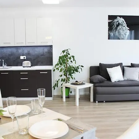 Leo Free Parking - Augusta Daire *