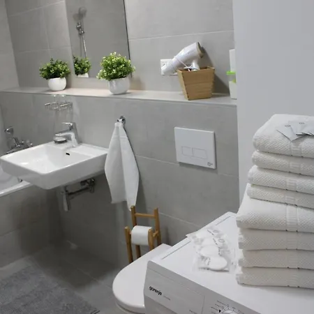 Leo Free Parking - Augusta 아파트