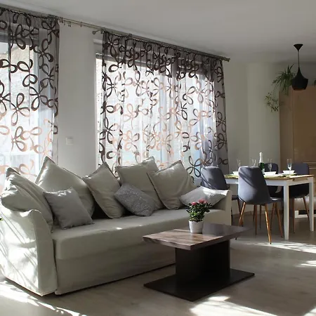 Leo Free Parking - Augusta *