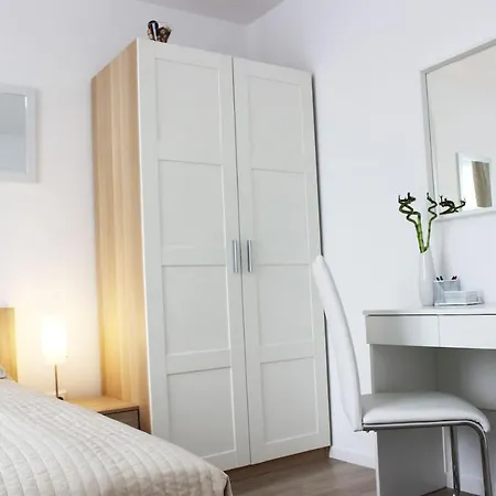 Leo Free Parking - Augusta *