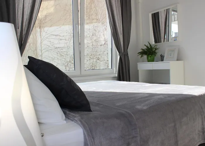 Leo Free Parking - Augusta * براتسيلافا