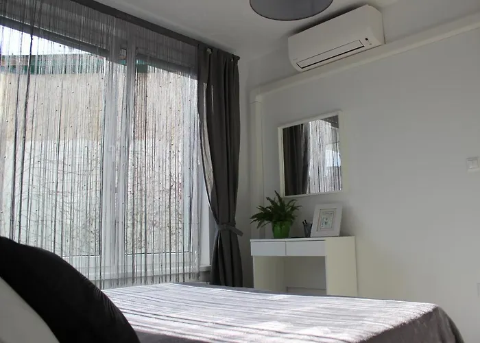 Leo Free Parking - Augusta * براتسيلافا