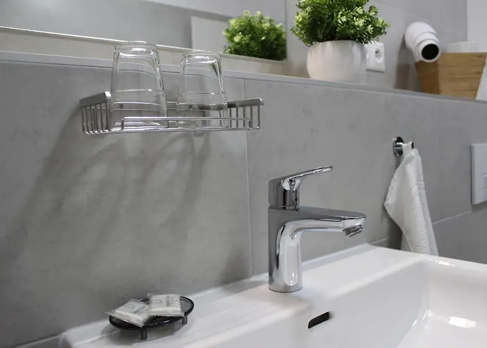 Leo Free Parking - Augusta * براتسيلافا